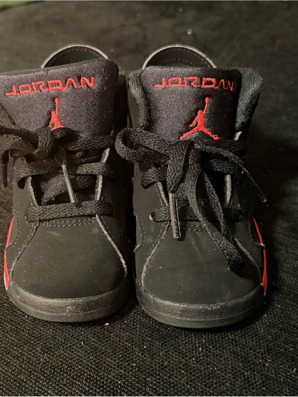 Jordan Kids Black and Red Low-Top Sneakers